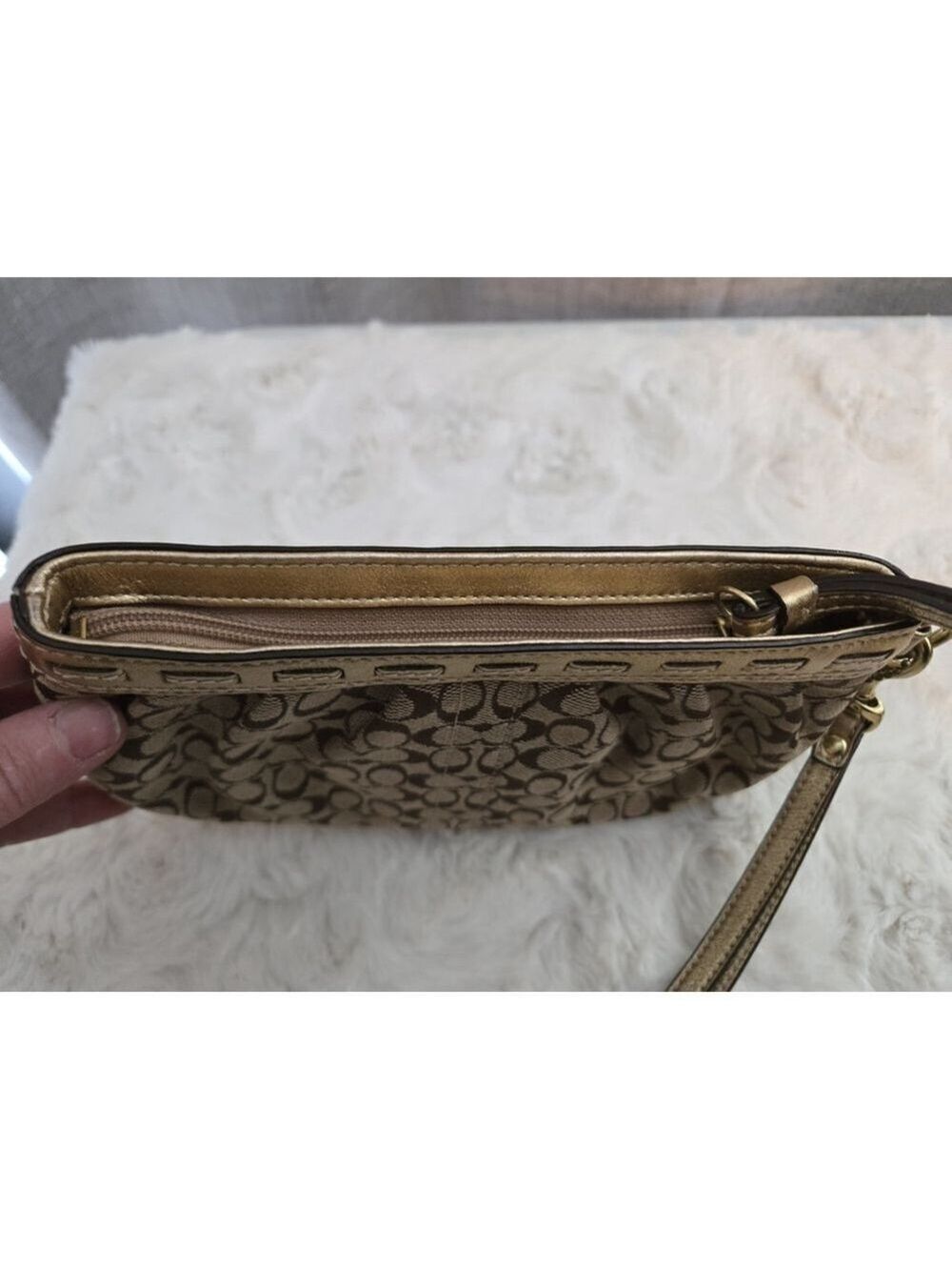NWOT Coach Signature C Metalic Accented Wristlet Y2K - Picture 7 of 9